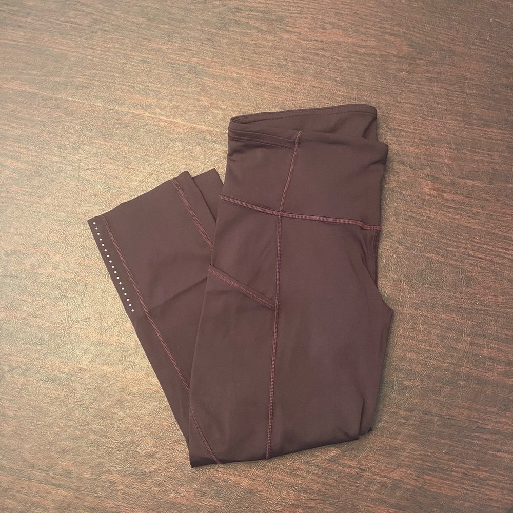 Lululemon, Fast and Free Crop, 19”. Nulux.